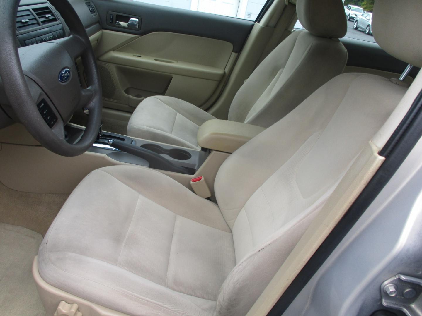 2009 GOLD Ford Fusion V6 SE (3FAHP07189R) with an 3.0L V6 DOHC 24V engine, located at 540a Delsea Drive, Sewell, NJ, 08080, (987) 867-5309, 39.752560, -75.111206- Photo#11