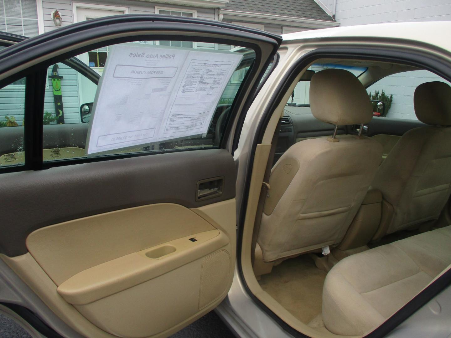 2009 GOLD Ford Fusion V6 SE (3FAHP07189R) with an 3.0L V6 DOHC 24V engine, located at 540a Delsea Drive, Sewell, NJ, 08080, (987) 867-5309, 39.752560, -75.111206- Photo#16