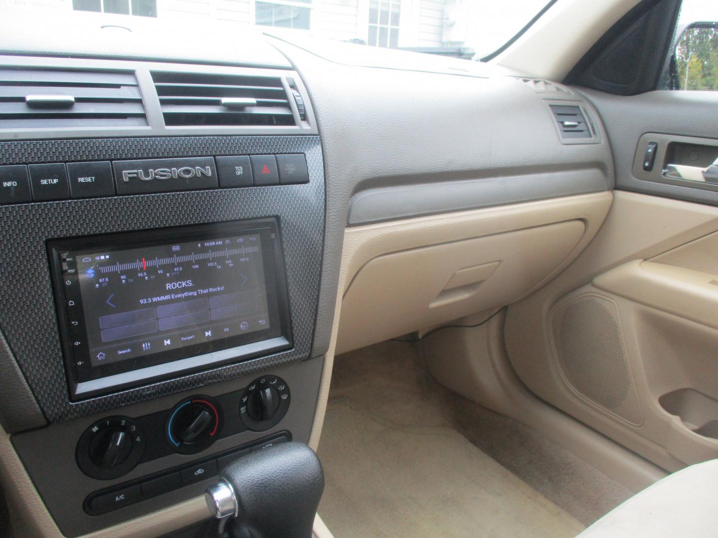 2009 GOLD Ford Fusion V6 SE (3FAHP07189R) with an 3.0L V6 DOHC 24V engine, located at 540a Delsea Drive, Sewell, NJ, 08080, (987) 867-5309, 39.752560, -75.111206- Photo#19