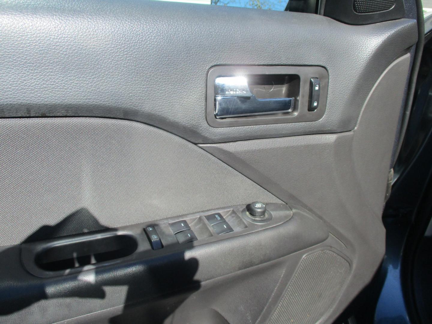 2012 BLUE Ford Fusion SE (3FAHP0HGXCR) with an 3.0L V6 DOHC 24V engine, located at 540a Delsea Drive, Sewell, NJ, 08080, (987) 867-5309, 39.752560, -75.111206- Photo#11
