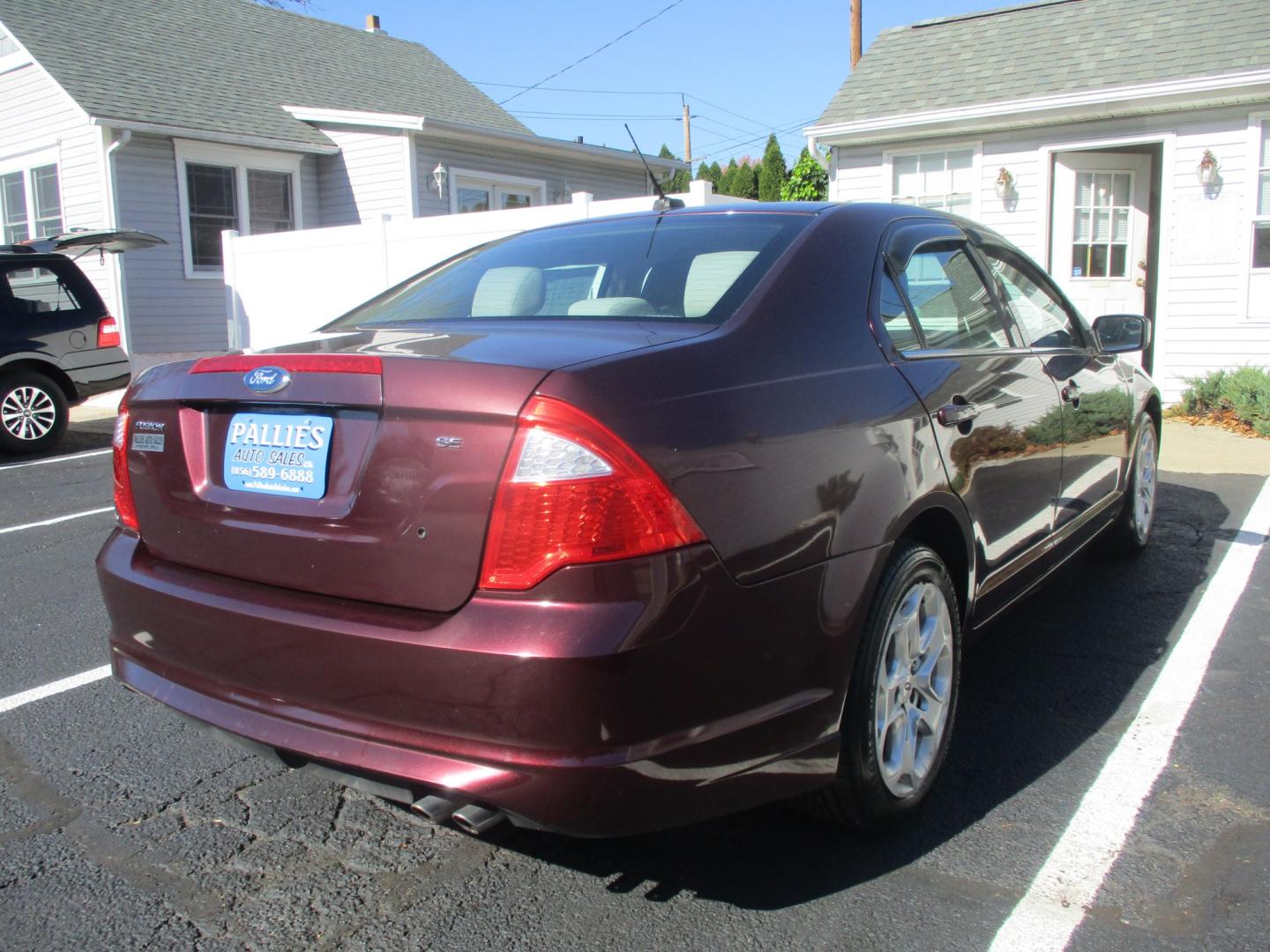 2011 RED Ford Fusion I4 SE (3FAHP0HA5BR) with an 2.5L L4 DOHC 16V engine, located at 540a Delsea Drive, Sewell, NJ, 08080, (987) 867-5309, 39.752560, -75.111206- Photo#5