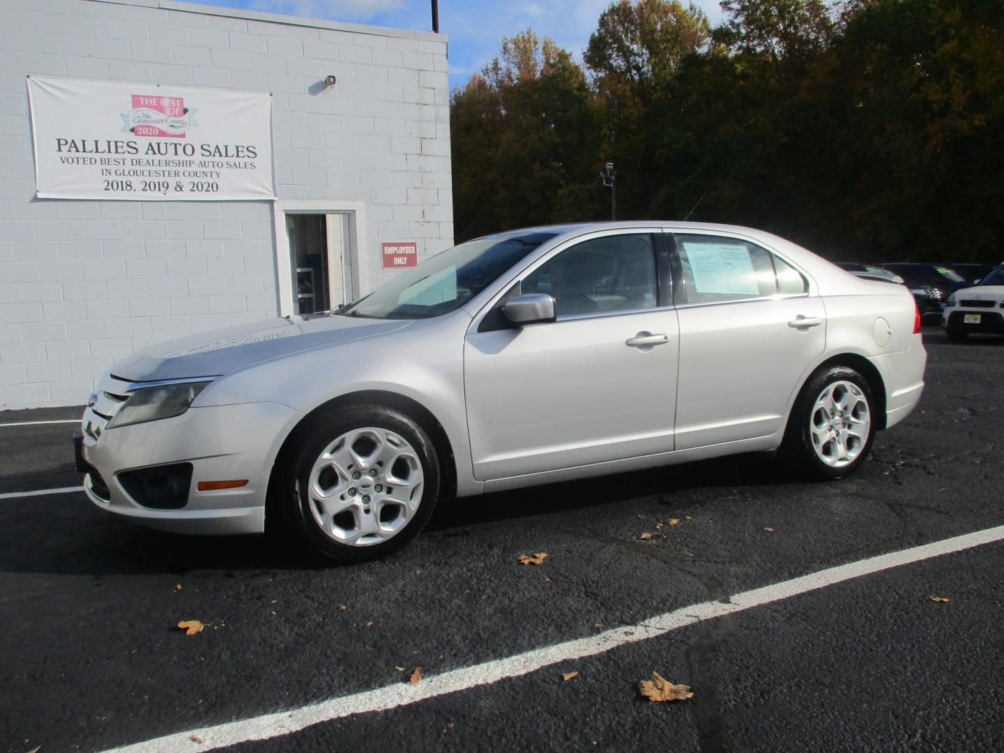 2010 SILVER Ford Fusion SE (3FAHP0HA7AR) with an 2.5L L4 DOHC 16V engine, located at 540a Delsea Drive, Sewell, NJ, 08080, (987) 867-5309, 39.752560, -75.111206- Photo#1
