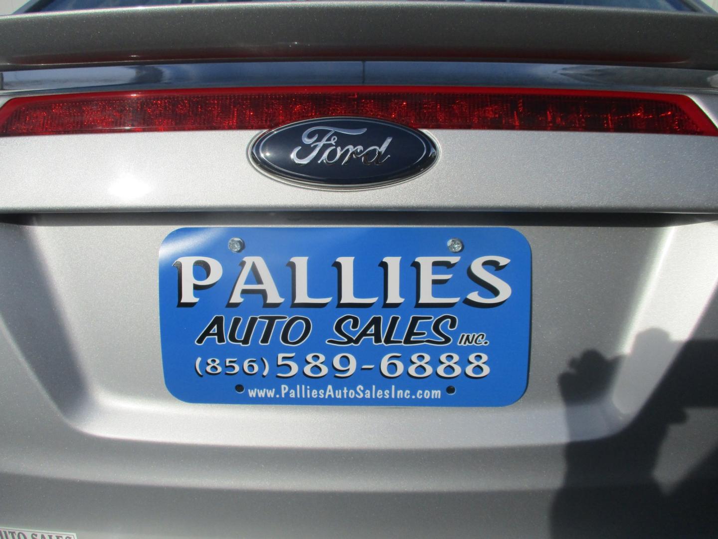 2010 SILVER Ford Fusion SE (3FAHP0HA7AR) with an 2.5L L4 DOHC 16V engine, located at 540a Delsea Drive, Sewell, NJ, 08080, (987) 867-5309, 39.752560, -75.111206- Photo#5