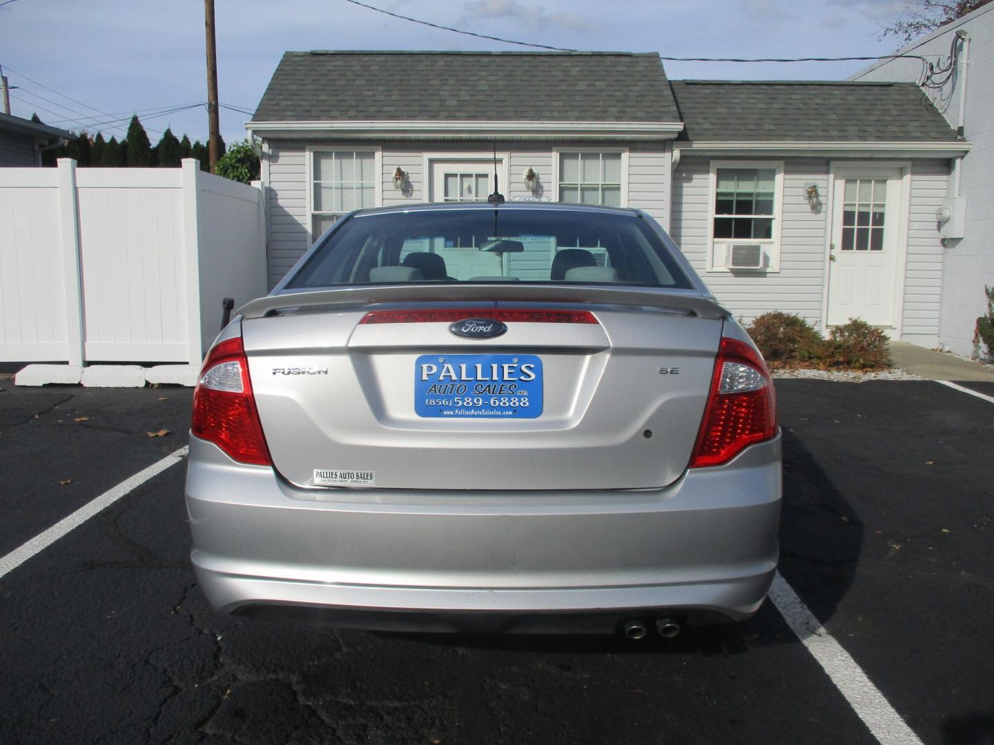 2010 SILVER Ford Fusion SE (3FAHP0HA7AR) with an 2.5L L4 DOHC 16V engine, located at 540a Delsea Drive, Sewell, NJ, 08080, (987) 867-5309, 39.752560, -75.111206- Photo#6