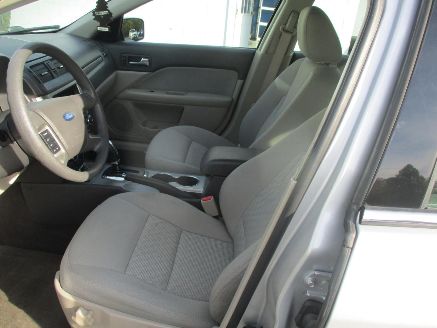 2010 SILVER Ford Fusion SE (3FAHP0HA7AR) with an 2.5L L4 DOHC 16V engine, located at 540a Delsea Drive, Sewell, NJ, 08080, (987) 867-5309, 39.752560, -75.111206- Photo#11