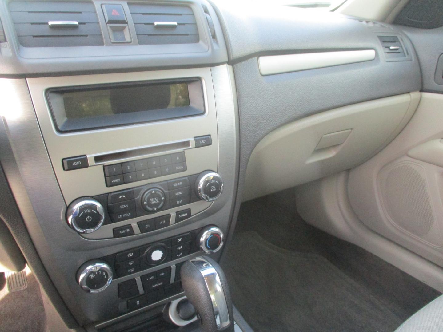 2010 SILVER Ford Fusion SE (3FAHP0HA7AR) with an 2.5L L4 DOHC 16V engine, located at 540a Delsea Drive, Sewell, NJ, 08080, (987) 867-5309, 39.752560, -75.111206- Photo#15