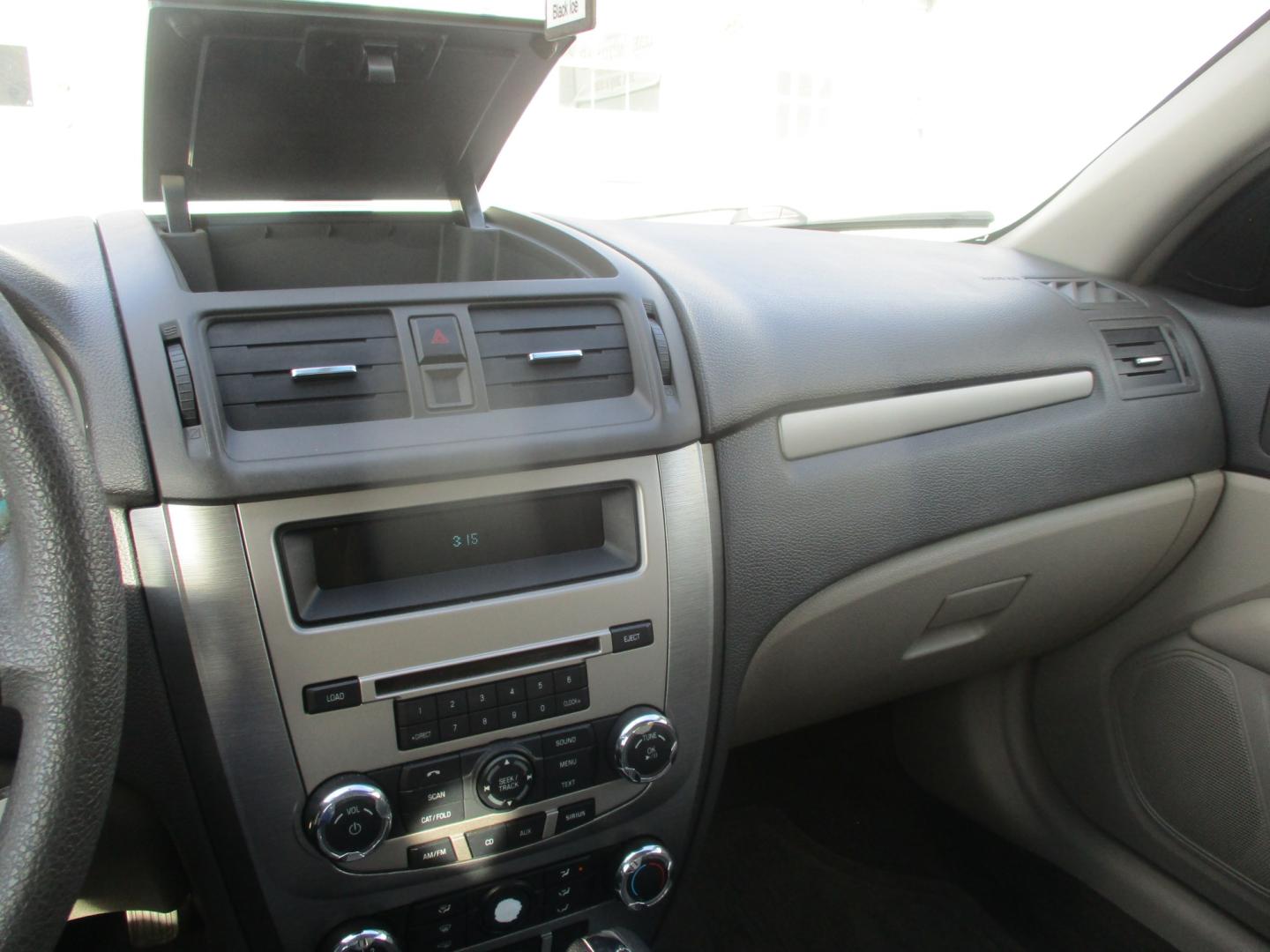 2010 SILVER Ford Fusion SE (3FAHP0HA7AR) with an 2.5L L4 DOHC 16V engine, located at 540a Delsea Drive, Sewell, NJ, 08080, (987) 867-5309, 39.752560, -75.111206- Photo#19
