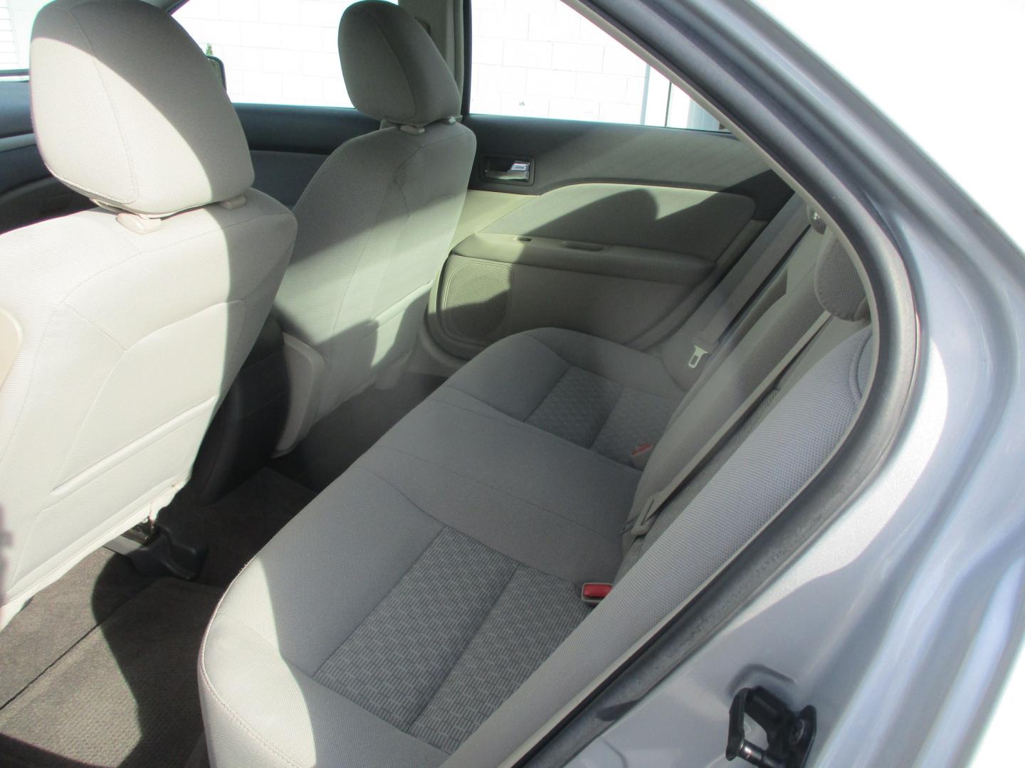 2010 SILVER Ford Fusion SE (3FAHP0HA7AR) with an 2.5L L4 DOHC 16V engine, located at 540a Delsea Drive, Sewell, NJ, 08080, (987) 867-5309, 39.752560, -75.111206- Photo#21