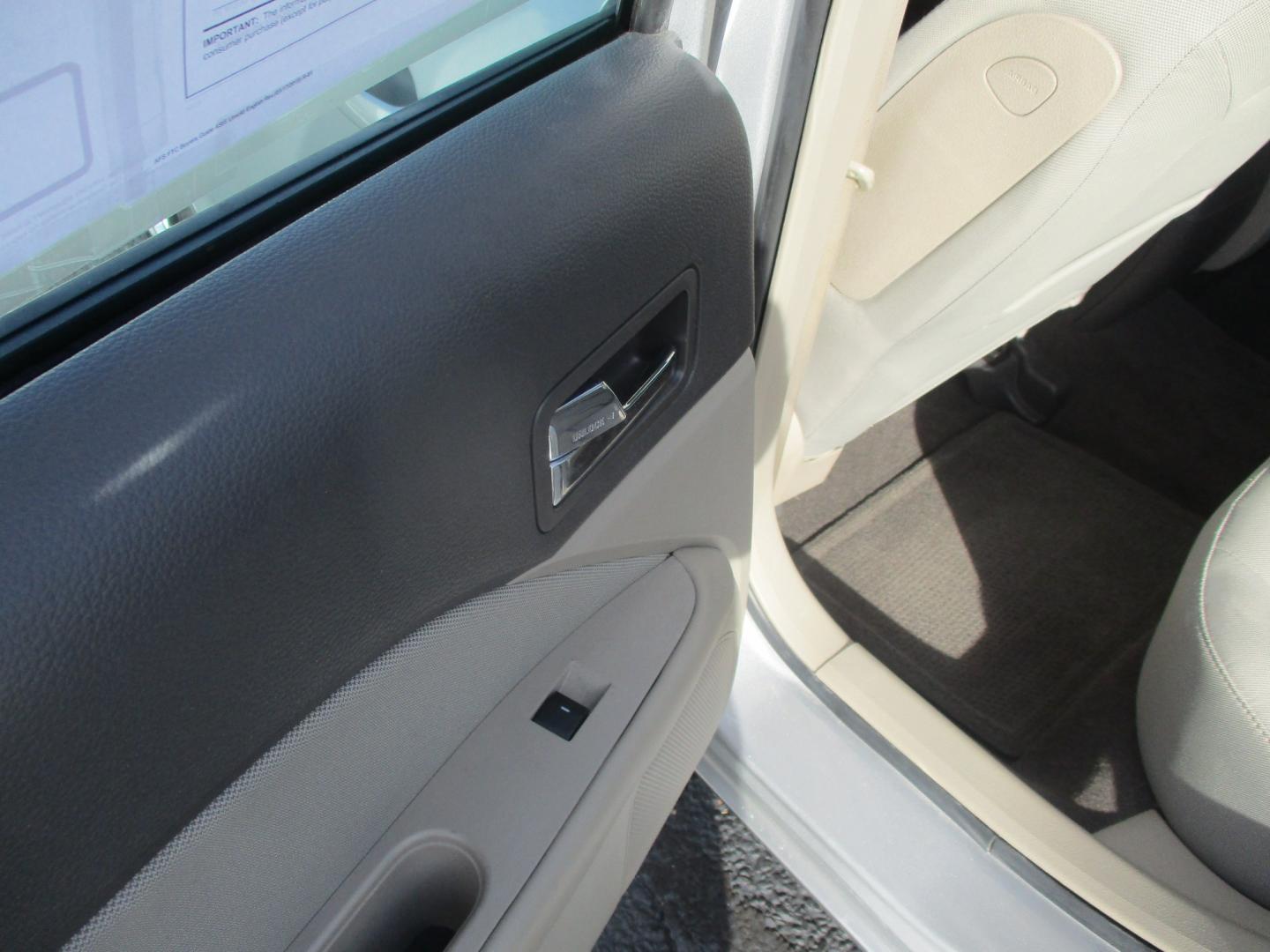 2010 SILVER Ford Fusion SE (3FAHP0HA7AR) with an 2.5L L4 DOHC 16V engine, located at 540a Delsea Drive, Sewell, NJ, 08080, (987) 867-5309, 39.752560, -75.111206- Photo#23