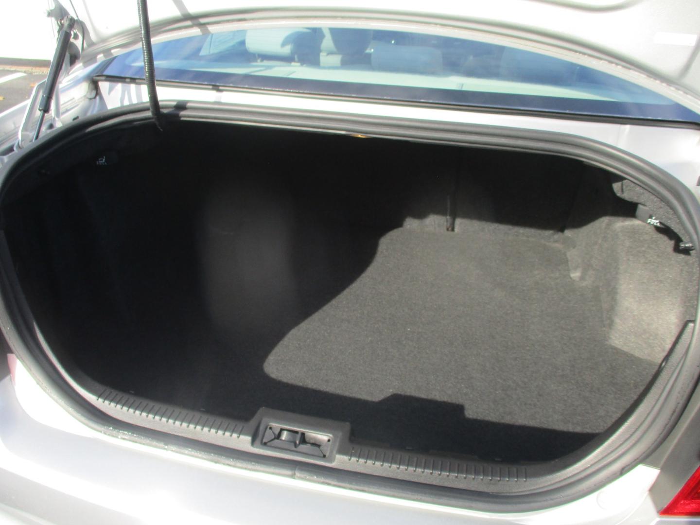 2010 SILVER Ford Fusion SE (3FAHP0HA7AR) with an 2.5L L4 DOHC 16V engine, located at 540a Delsea Drive, Sewell, NJ, 08080, (987) 867-5309, 39.752560, -75.111206- Photo#25