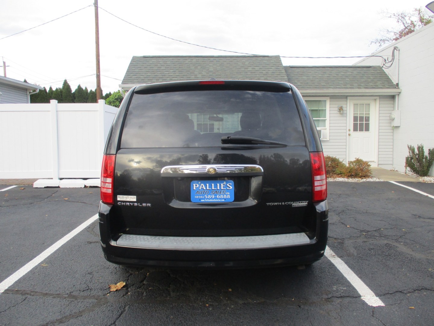 2009 BLACK Chrysler Town & Country Touring (2A8HR54159R) , 6A OD transmission, located at 540a Delsea Drive, Sewell, NJ, 08080, (987) 867-5309, 39.752560, -75.111206- Photo#6