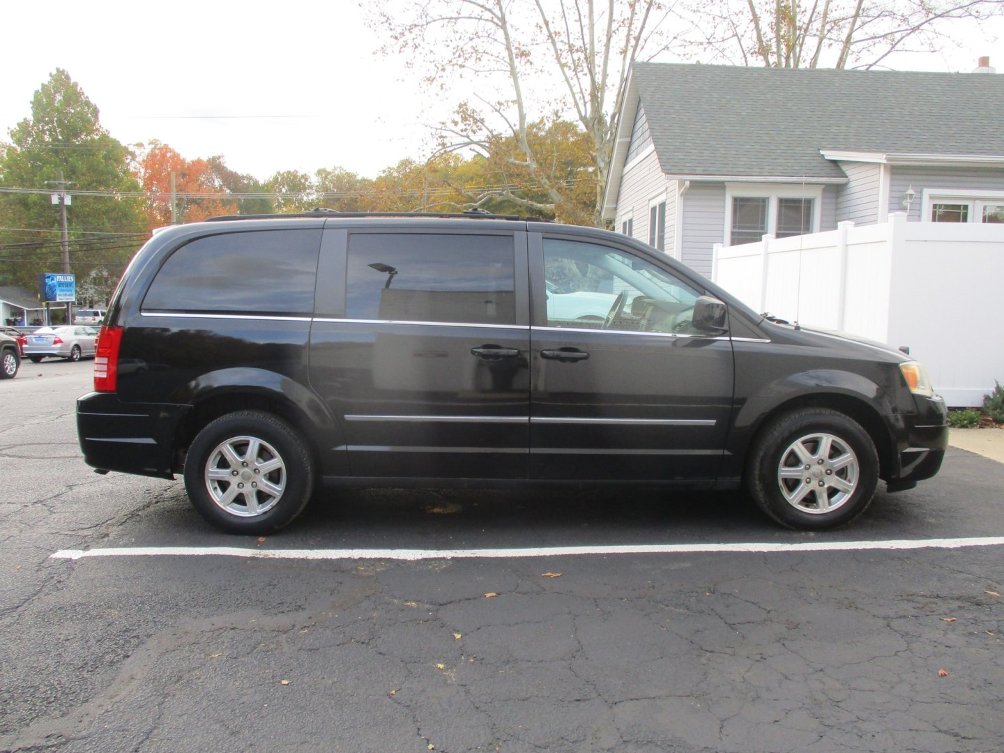 2009 BLACK Chrysler Town & Country Touring (2A8HR54159R) , 6A OD transmission, located at 540a Delsea Drive, Sewell, NJ, 08080, (987) 867-5309, 39.752560, -75.111206- Photo#9