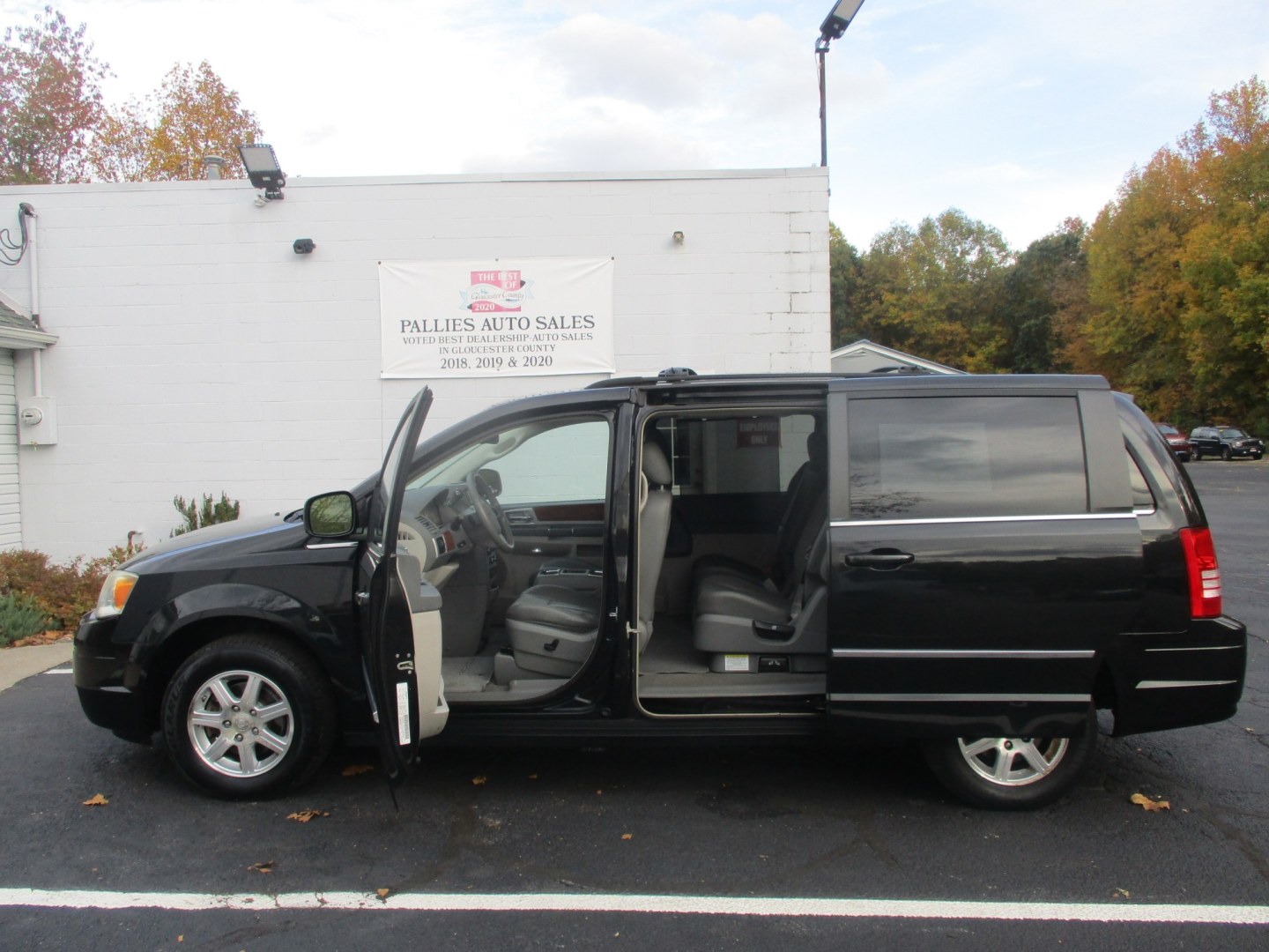 2009 BLACK Chrysler Town & Country Touring (2A8HR54159R) , 6A OD transmission, located at 540a Delsea Drive, Sewell, NJ, 08080, (987) 867-5309, 39.752560, -75.111206- Photo#19