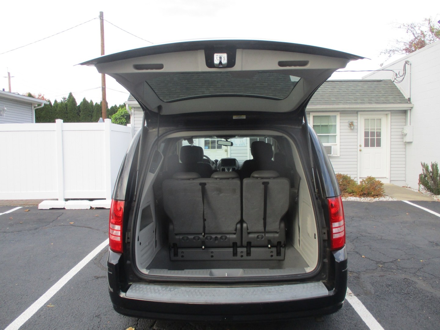 2009 BLACK Chrysler Town & Country Touring (2A8HR54159R) , 6A OD transmission, located at 540a Delsea Drive, Sewell, NJ, 08080, (987) 867-5309, 39.752560, -75.111206- Photo#25