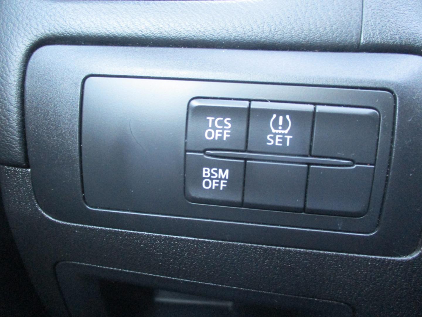 2015 GRAY Mazda CX-5 Touring AWD (JM3KE4CYXF0) with an 2.5L L4 DOHC 16V engine, 6-Speed Automatic transmission, located at 540a Delsea Drive, Sewell, NJ, 08080, (987) 867-5309, 39.752560, -75.111206- Photo#20