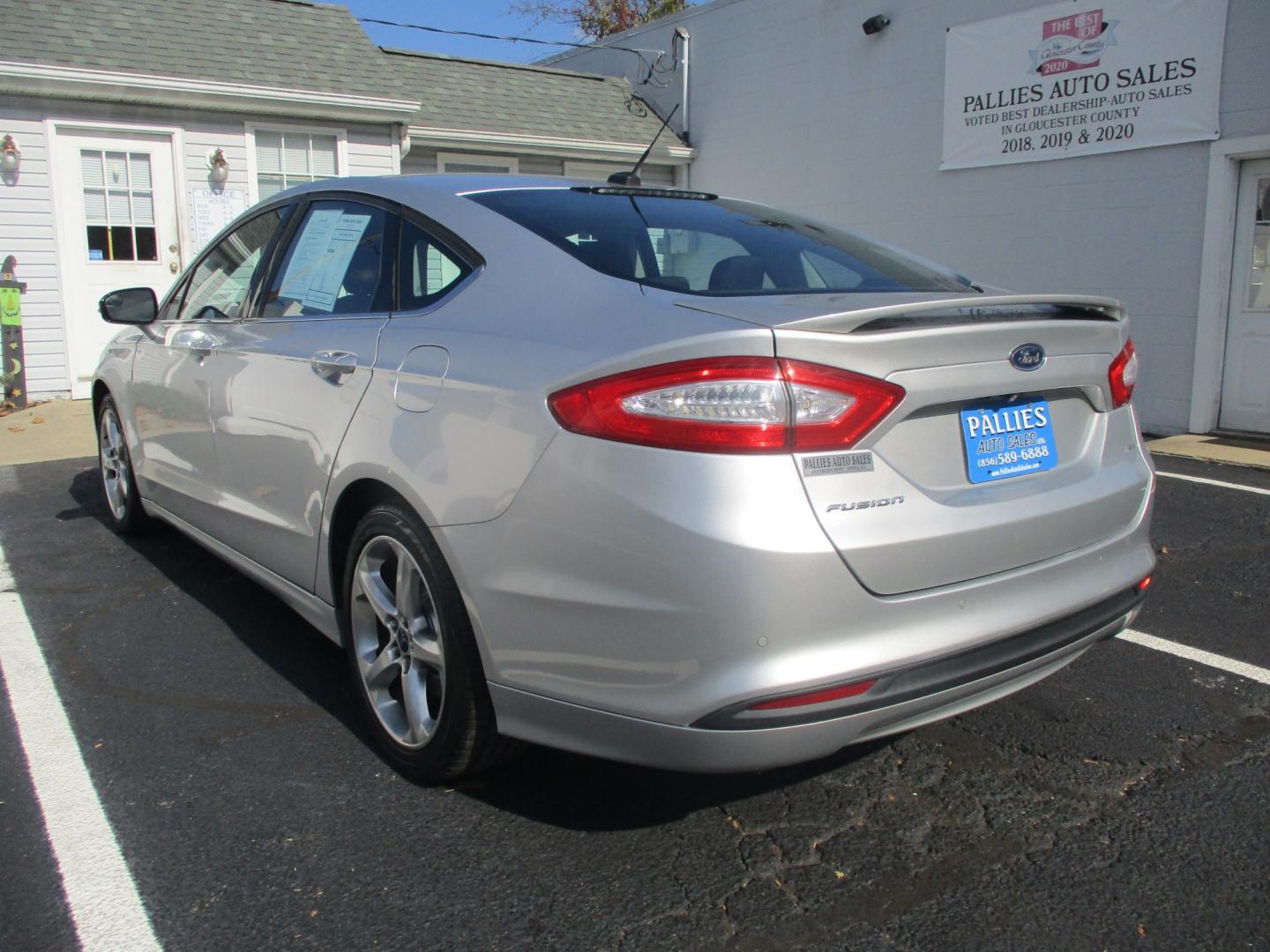 2015 SILVER Ford Fusion SE (3FA6P0H73FR) with an 2.5L L4 DOHC 16V engine, located at 540a Delsea Drive, Sewell, NJ, 08080, (987) 867-5309, 39.752560, -75.111206- Photo#2