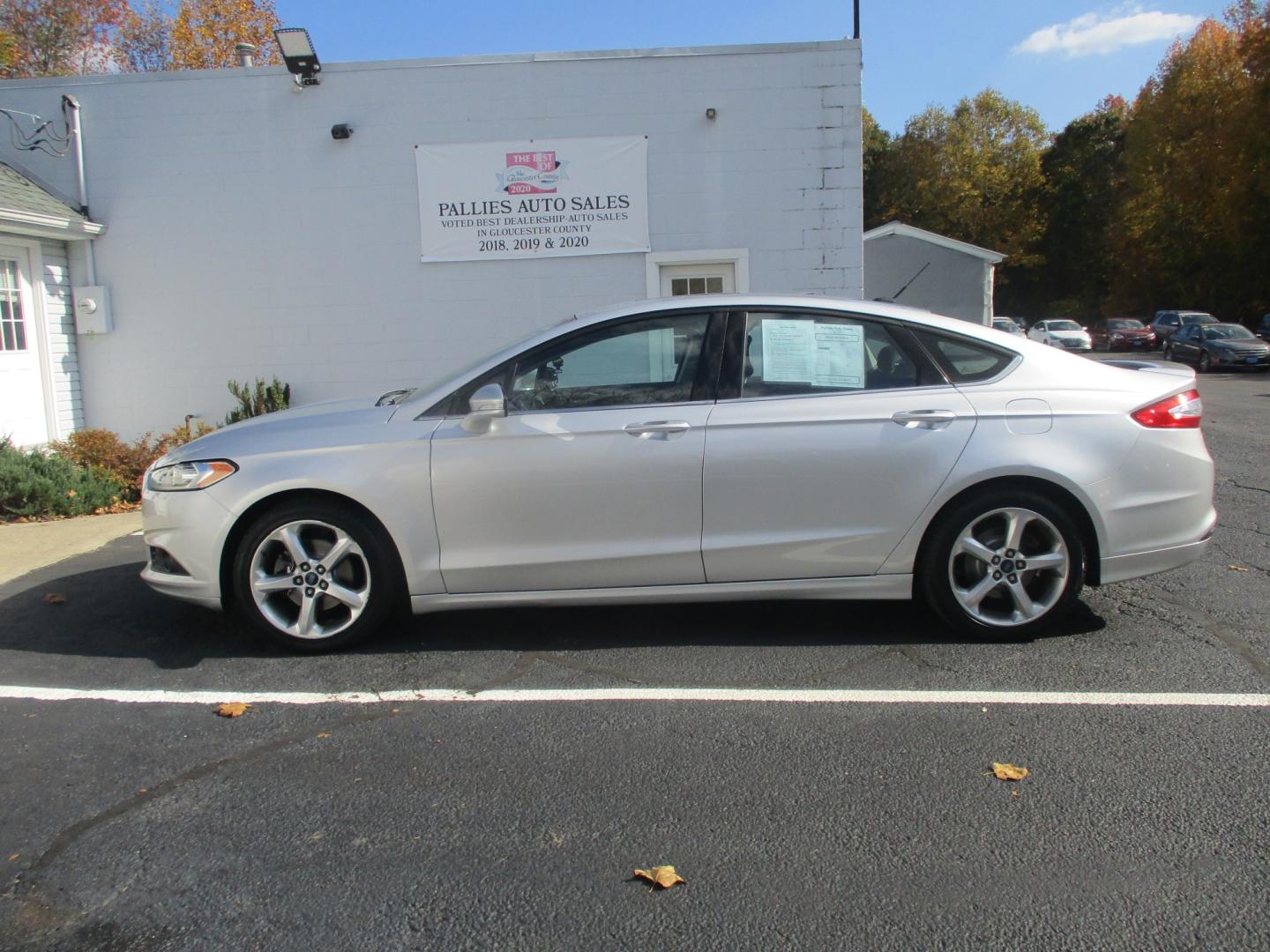 2015 SILVER Ford Fusion SE (3FA6P0H73FR) with an 2.5L L4 DOHC 16V engine, located at 540a Delsea Drive, Sewell, NJ, 08080, (987) 867-5309, 39.752560, -75.111206- Photo#1
