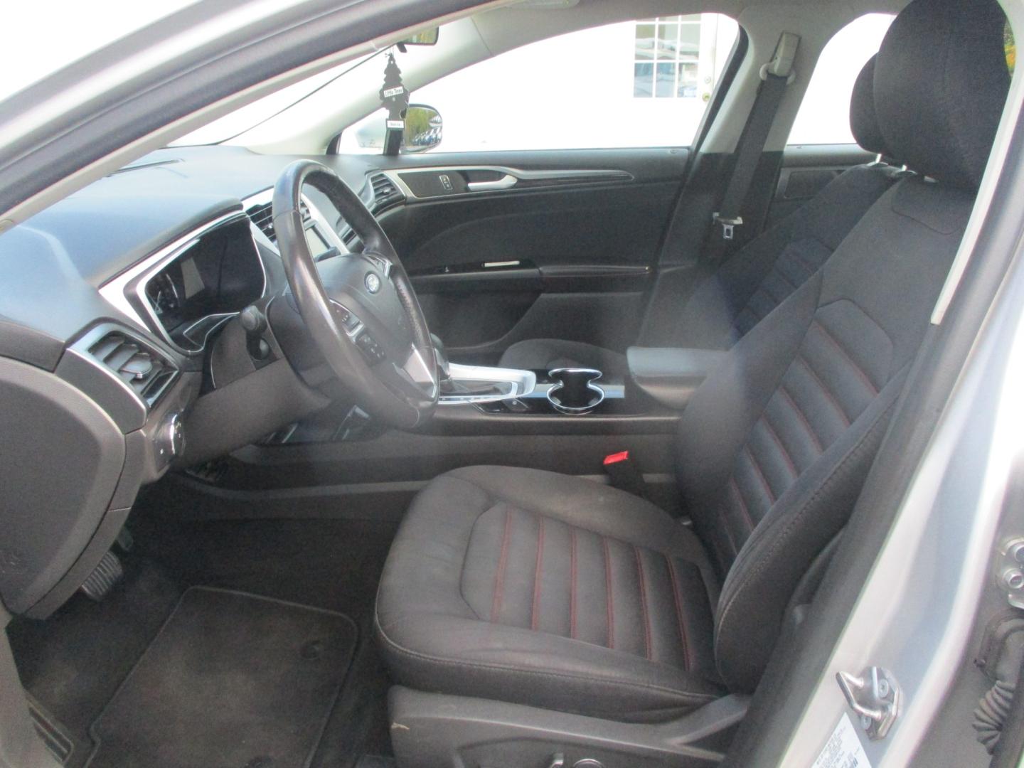 2015 SILVER Ford Fusion SE (3FA6P0H73FR) with an 2.5L L4 DOHC 16V engine, located at 540a Delsea Drive, Sewell, NJ, 08080, (987) 867-5309, 39.752560, -75.111206- Photo#12