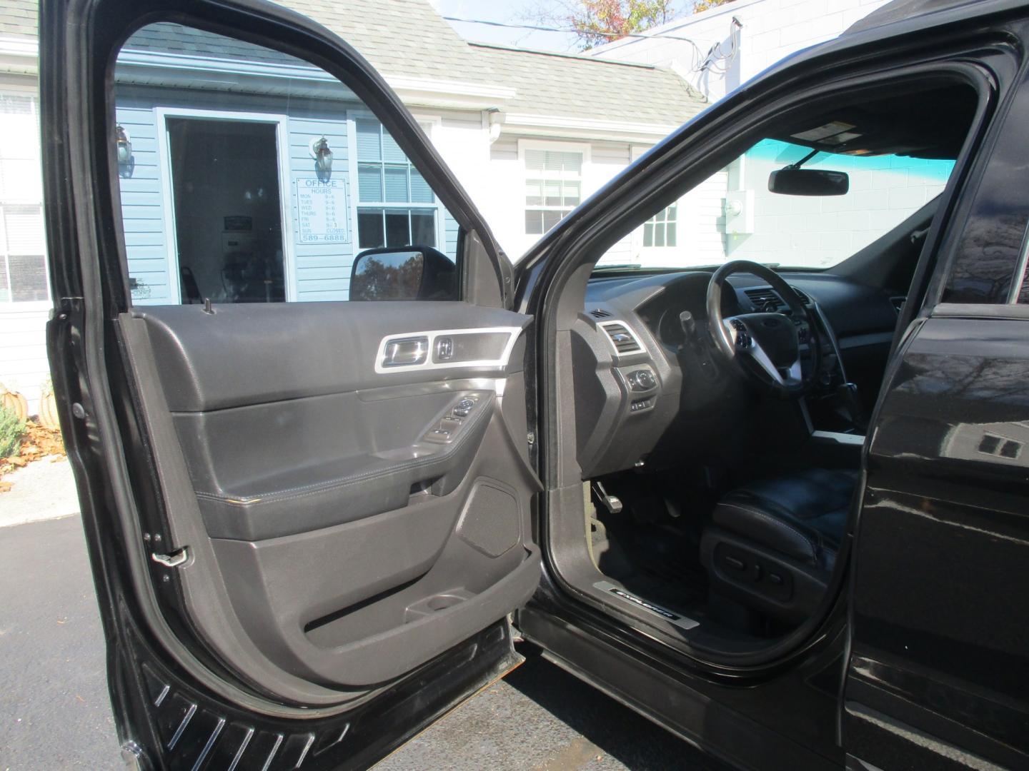 2013 BLACK Ford Explorer Sport 4WD (1FM5K8GT0DG) with an 3.5L V6 DOHC 24V engine, 6A transmission, located at 540a Delsea Drive, Sewell, NJ, 08080, (987) 867-5309, 39.752560, -75.111206- Photo#9
