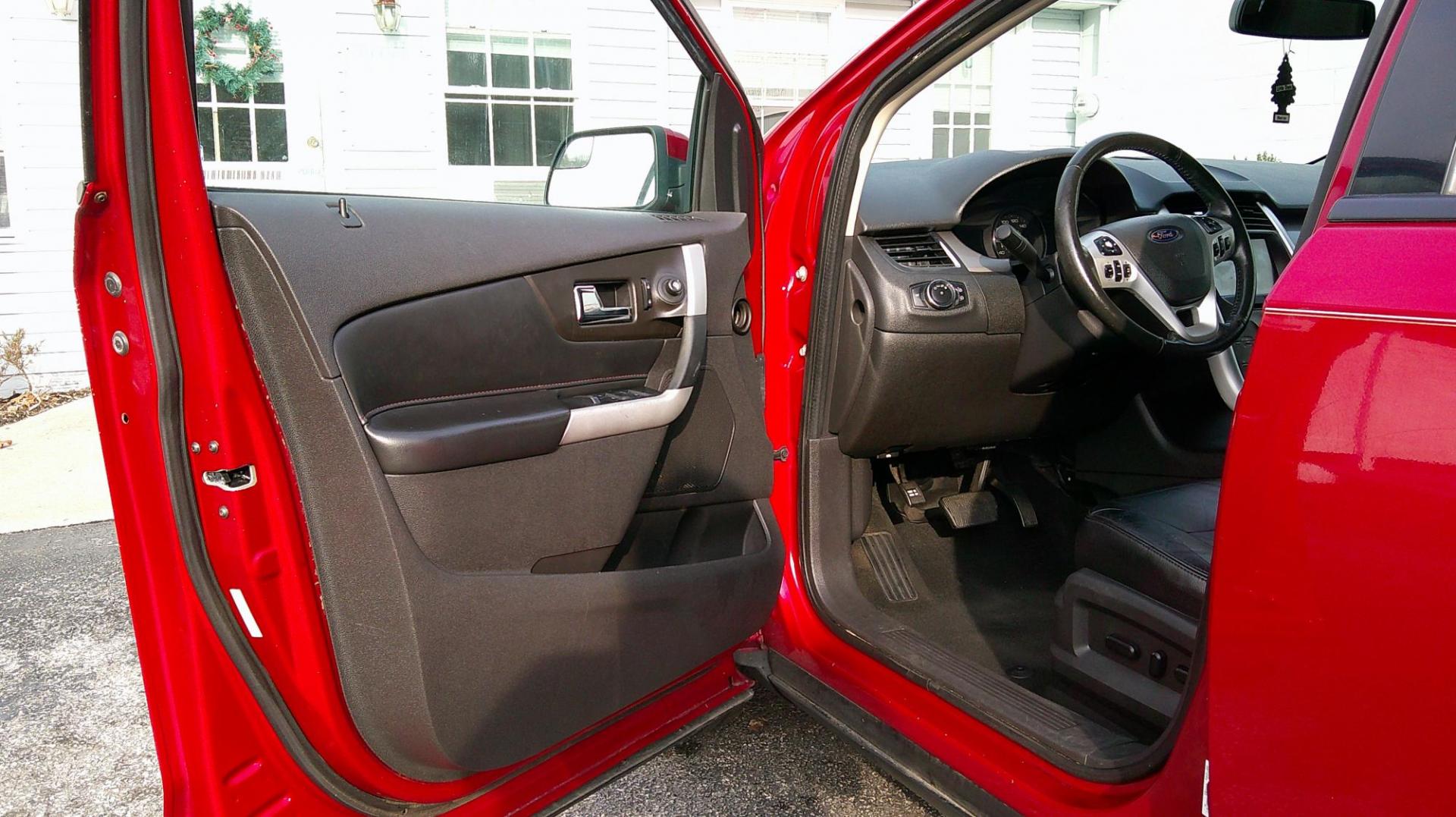 2011 RED Ford Edge SEL FWD (2FMDK3JC3BB) with an 3.5L V6 DOHC 24V engine, 6-Speed Automatic transmission, located at 540a Delsea Drive, Sewell, NJ, 08080, (987) 867-5309, 39.752560, -75.111206 - Photo#10