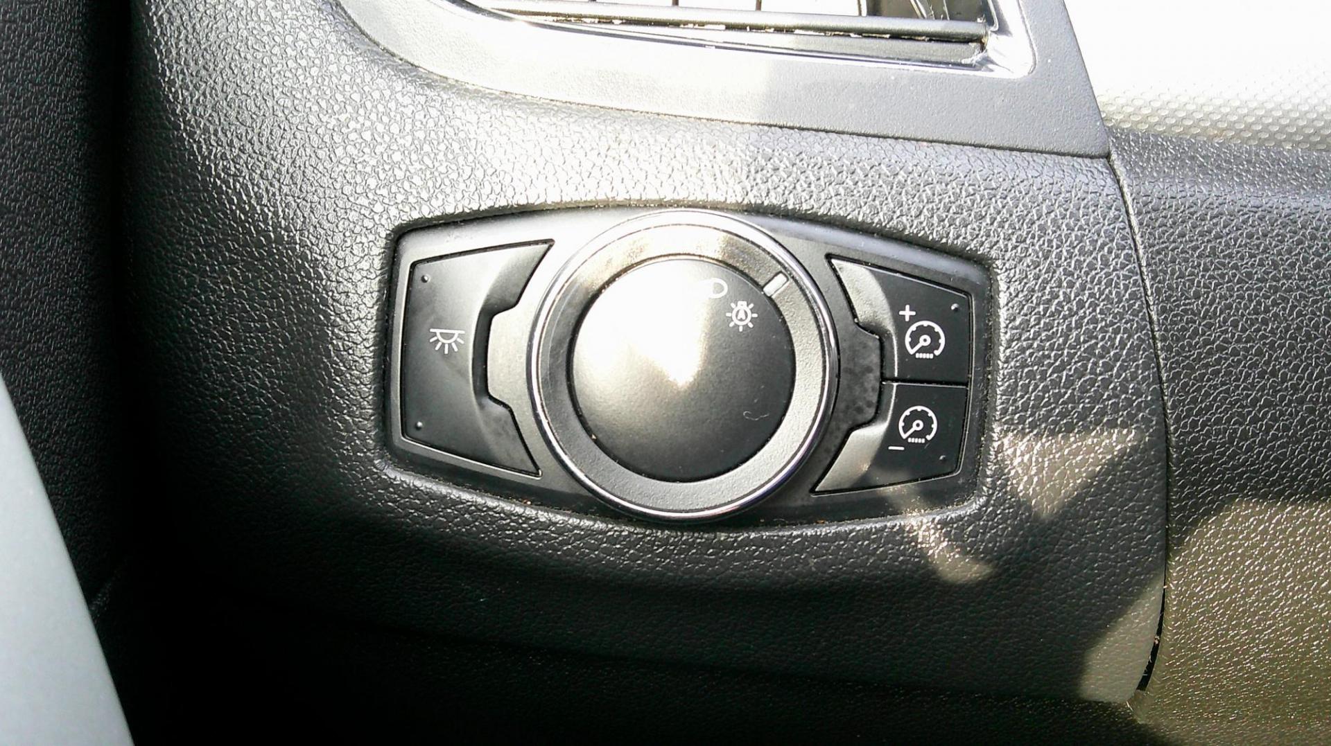 2011 RED Ford Edge SEL FWD (2FMDK3JC3BB) with an 3.5L V6 DOHC 24V engine, 6-Speed Automatic transmission, located at 540a Delsea Drive, Sewell, NJ, 08080, (987) 867-5309, 39.752560, -75.111206 - Photo#22