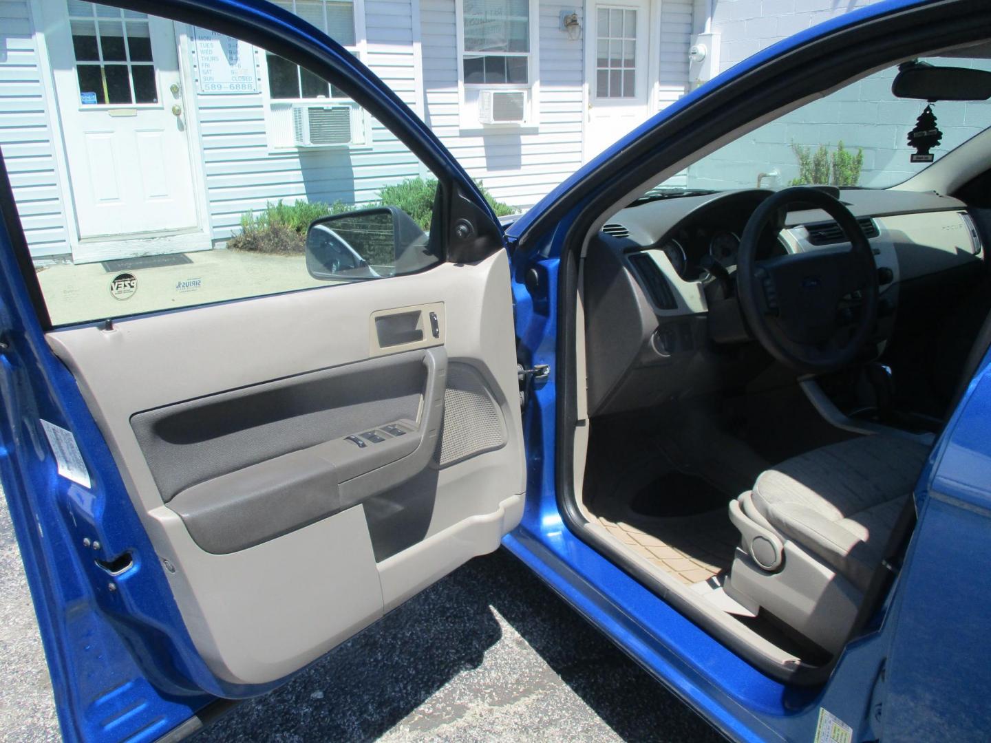 2010 BLUE Ford Focus SE Sedan (1FAHP3FN2AW) with an 2.0L L4 DOHC 16V engine, located at 540a Delsea Drive, Sewell, NJ, 08080, (987) 867-5309, 39.752560, -75.111206 - Photo#10