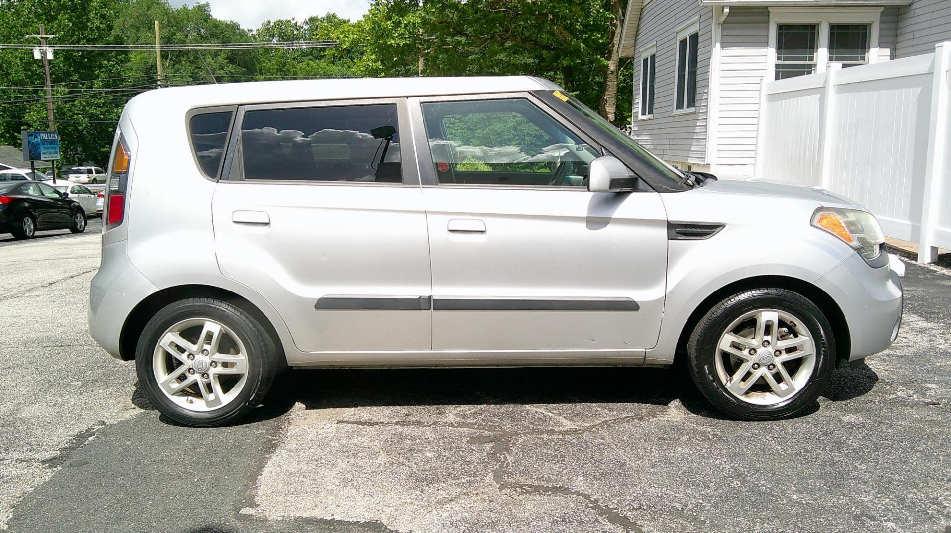 2010 SILVER Kia Soul + (KNDJT2A24A7) with an 2.0L L4 DOHC 16V engine, located at 540a Delsea Drive, Sewell, NJ, 08080, (987) 867-5309, 39.752560, -75.111206 - Photo#7