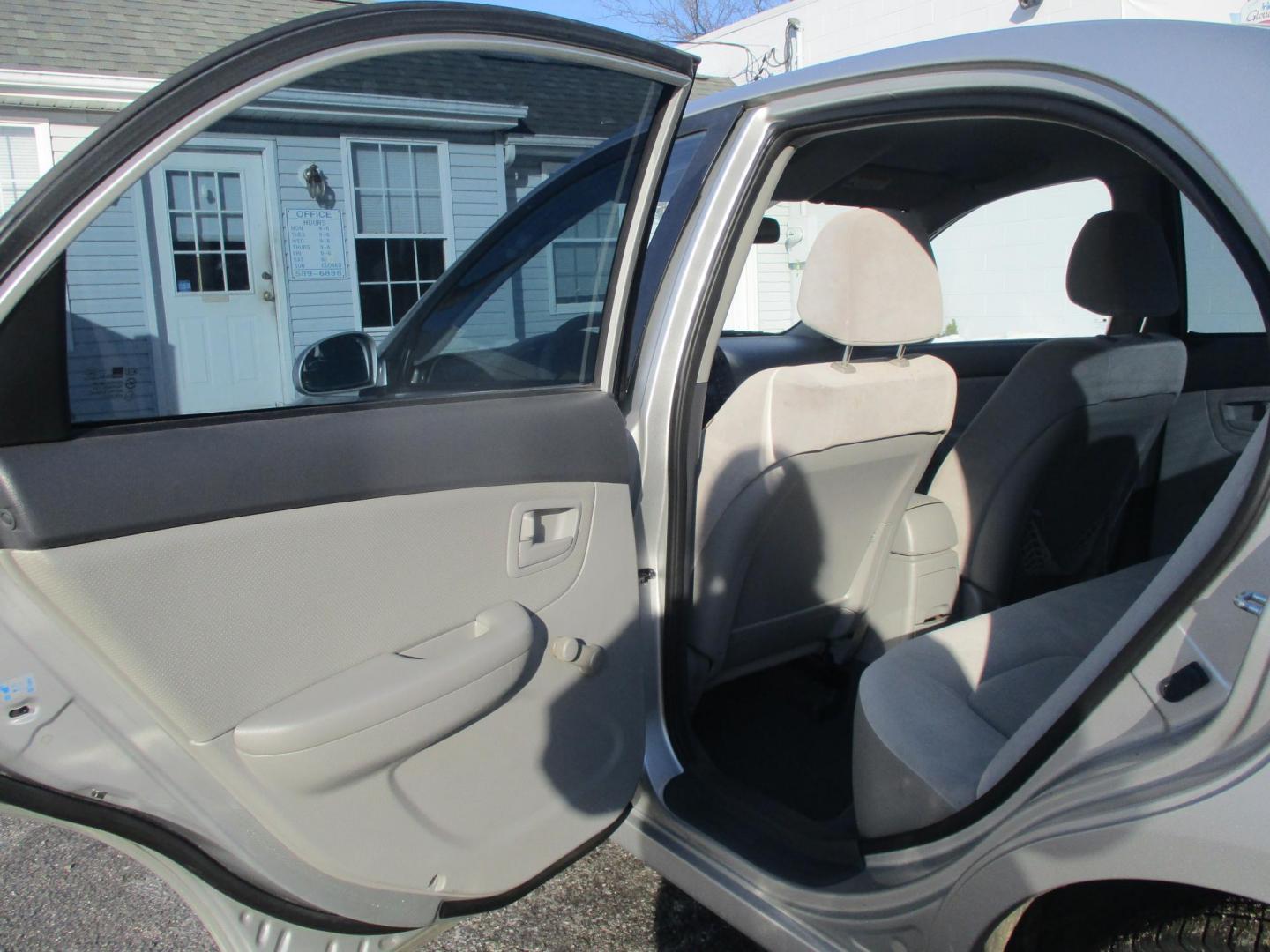 2009 SILVER Kia Spectra EX (KNAFE221095) with an 2.0L L4 DOHC 16V engine, AUTOMATIC transmission, located at 540a Delsea Drive, Sewell, NJ, 08080, (987) 867-5309, 39.752560, -75.111206 - Photo#13