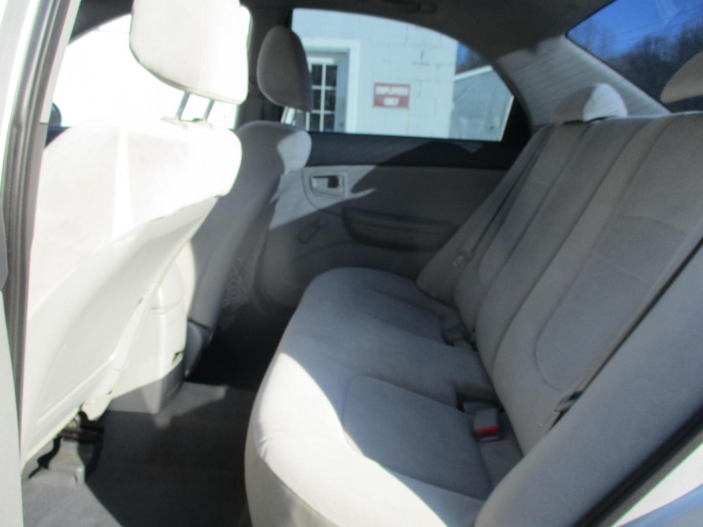 2009 SILVER Kia Spectra EX (KNAFE221095) with an 2.0L L4 DOHC 16V engine, AUTOMATIC transmission, located at 540a Delsea Drive, Sewell, NJ, 08080, (987) 867-5309, 39.752560, -75.111206 - Photo#15