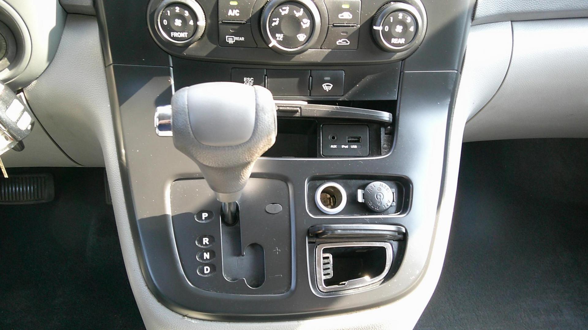 2011 GRAY Kia Sedona LX LWB (KNDMG4C76B6) with an 3.8L V6 DOHC 24V engine, 5-Speed Automatic transmission, located at 540a Delsea Drive, Sewell, NJ, 08080, (987) 867-5309, 39.752560, -75.111206 - Photo#25