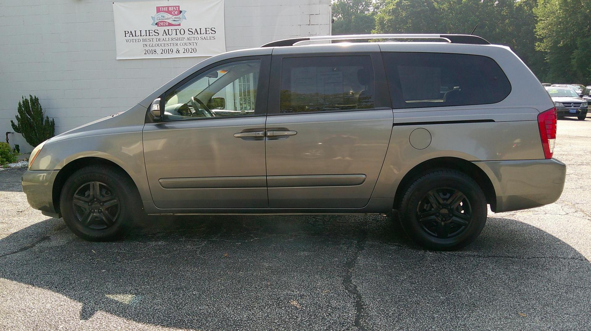 2011 GRAY Kia Sedona LX LWB (KNDMG4C76B6) with an 3.8L V6 DOHC 24V engine, 5-Speed Automatic transmission, located at 540a Delsea Drive, Sewell, NJ, 08080, (987) 867-5309, 39.752560, -75.111206 - Photo#2