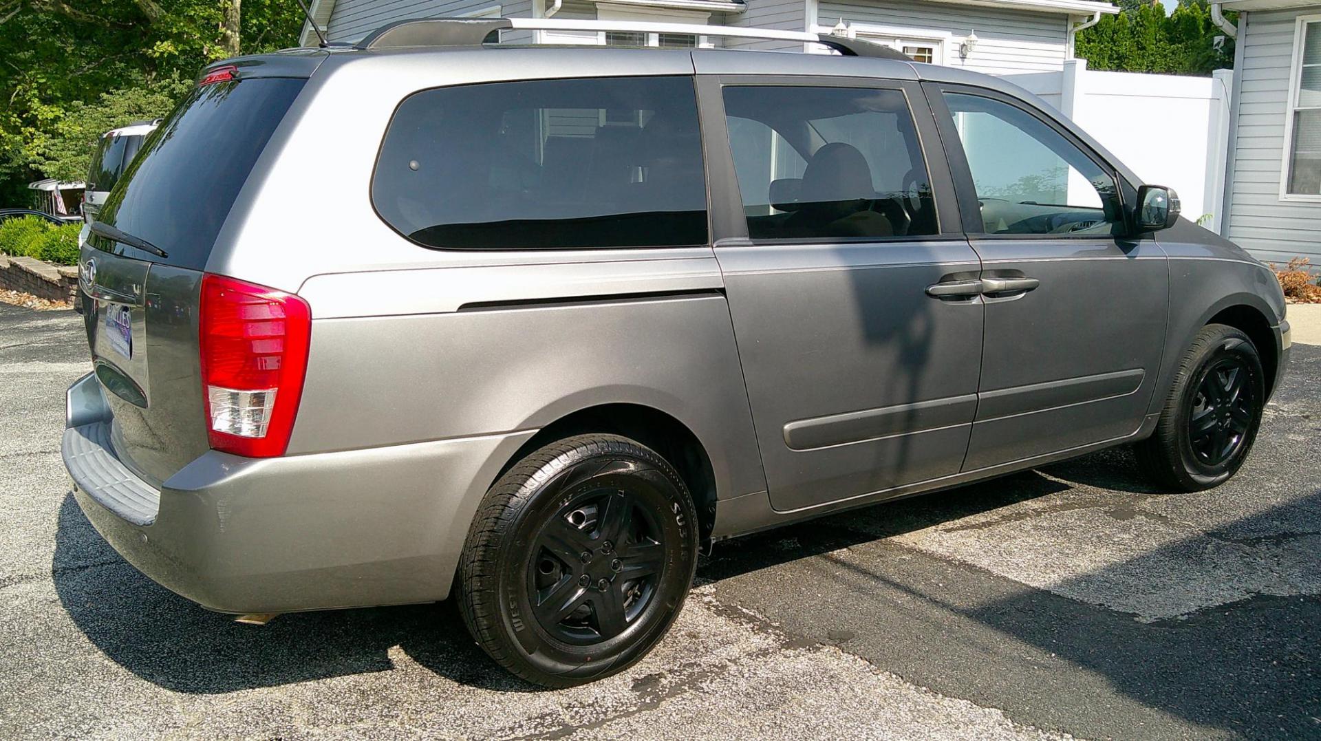 2011 GRAY Kia Sedona LX LWB (KNDMG4C76B6) with an 3.8L V6 DOHC 24V engine, 5-Speed Automatic transmission, located at 540a Delsea Drive, Sewell, NJ, 08080, (987) 867-5309, 39.752560, -75.111206 - Photo#6