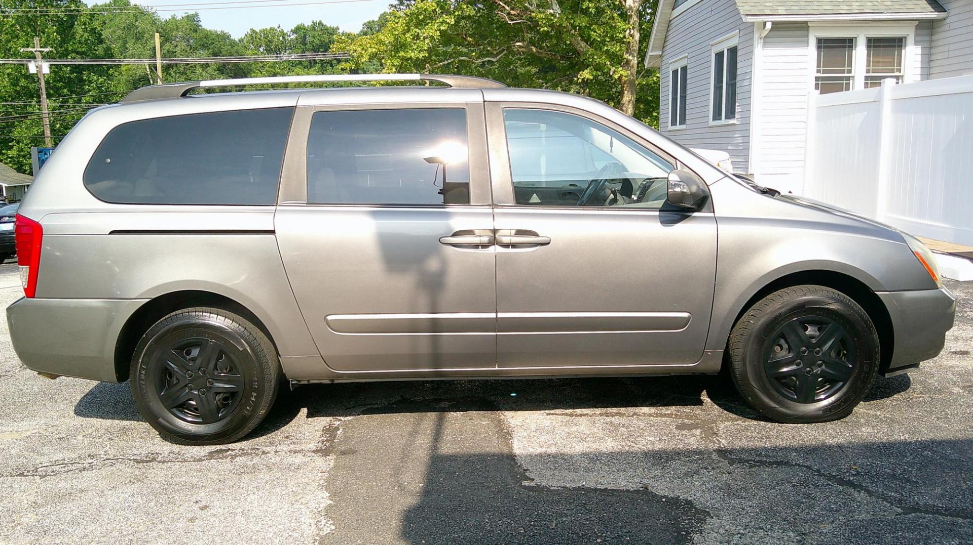 2011 GRAY Kia Sedona LX LWB (KNDMG4C76B6) with an 3.8L V6 DOHC 24V engine, 5-Speed Automatic transmission, located at 540a Delsea Drive, Sewell, NJ, 08080, (987) 867-5309, 39.752560, -75.111206 - Photo#7